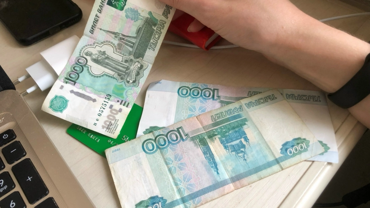 Сколько стоит подготовиться к ЕГЭ-2026: на выпускной тратят меньше