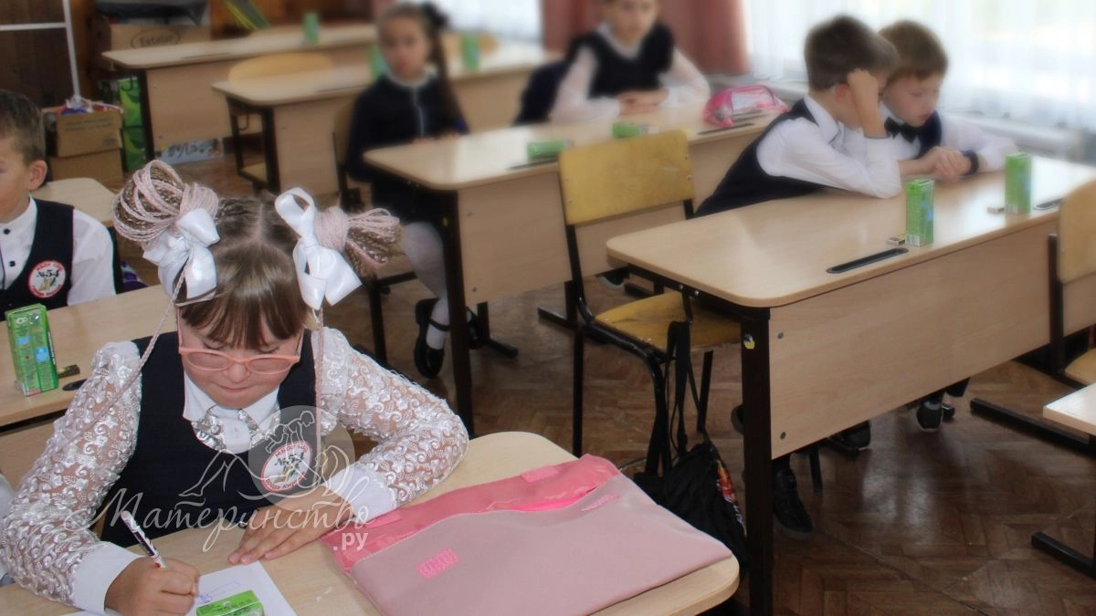 Педагог объяснила, почему дети с клиповым мышлением не могут усидеть на уроке