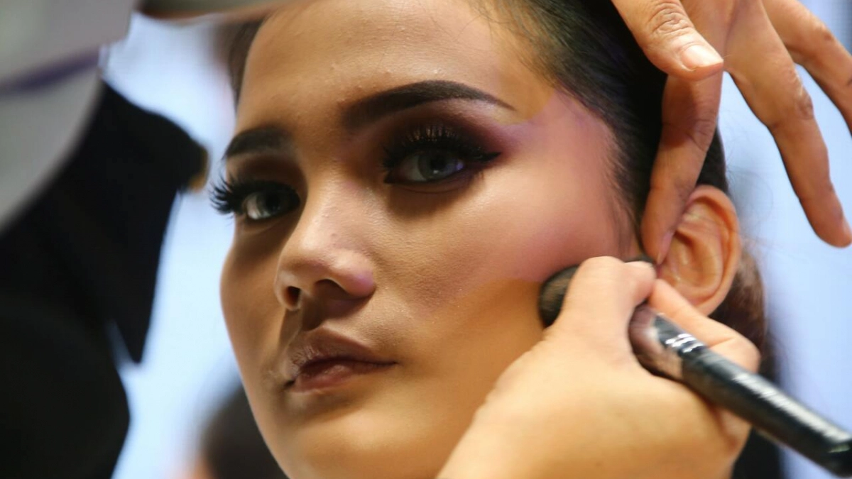 Скрываем морщинки с помощью макияжа: 4 секрета, которые помогут спрятать возраст