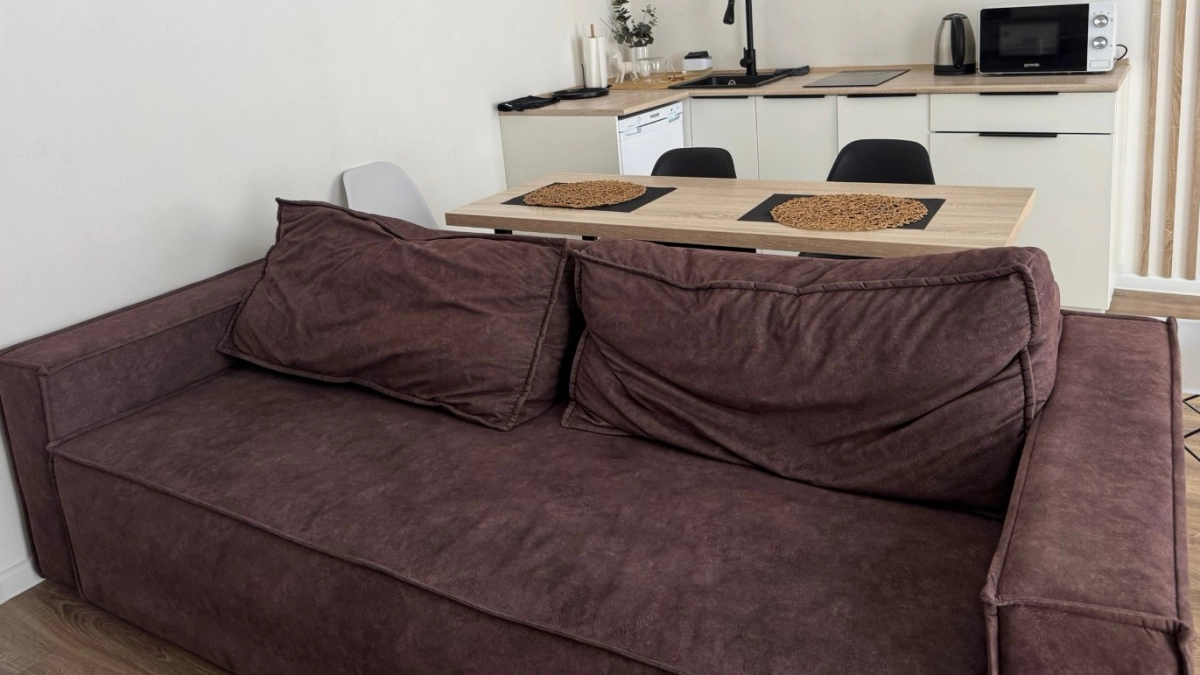 Ставить диваны в гостинную - прошлый век: дизайнеры придумали, чем заменить эту мебель - выглядит дорого