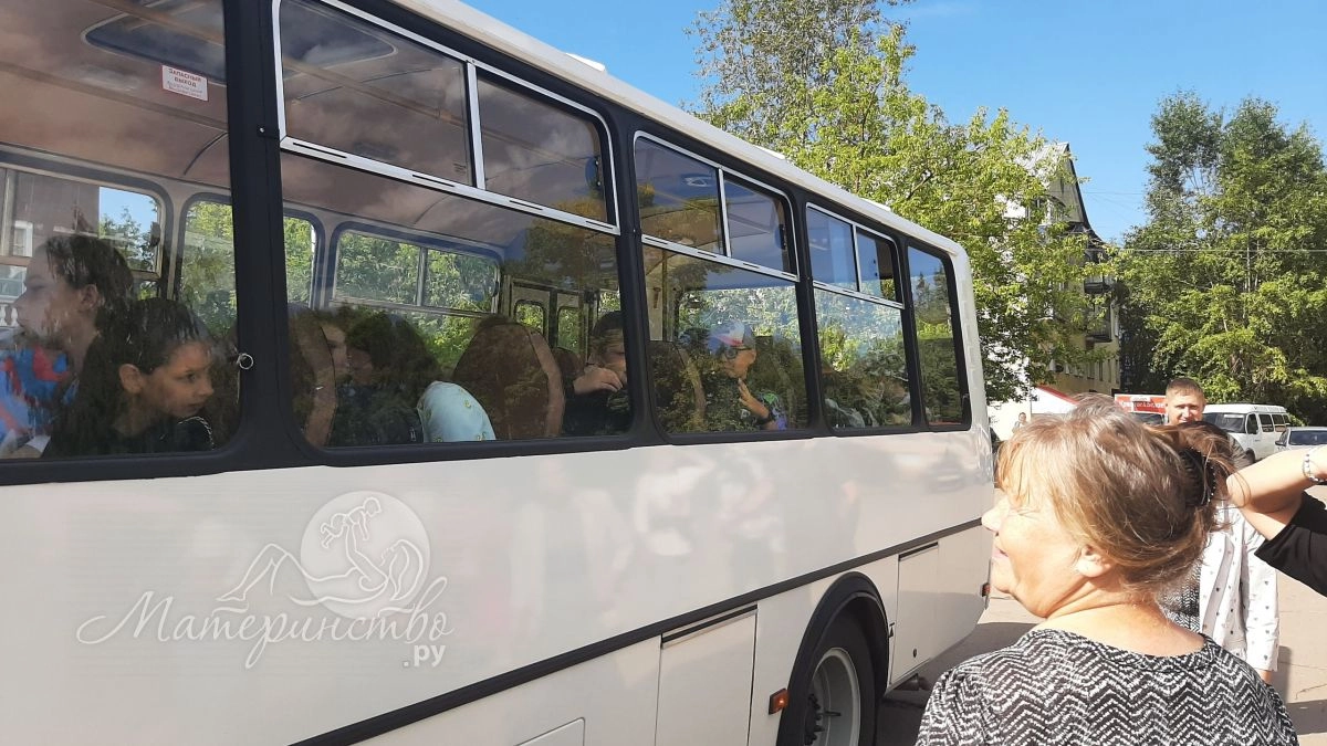 Депутат Миронов предложил вернуть детский кешбэк за путевку в лагерь 