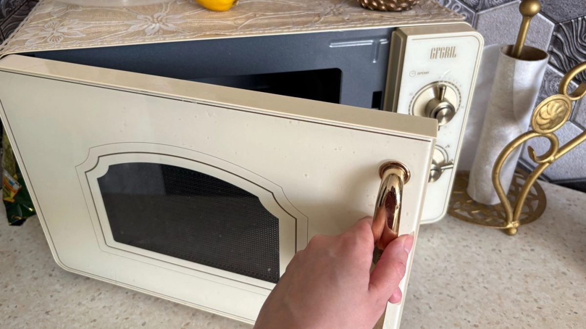 Муж показал, как правильно отмыть микроволновку - вековой жир отходит за пару минут: уже всех подруг научила