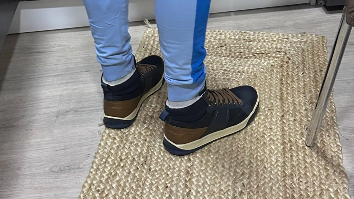 Узнала, как избавиться от вони в кроссовках - научила уже всех подруг