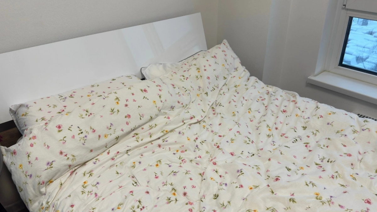 Сатин и перкаль больше не в тренде: ушлые хозяйки нашли новый материал для постельного белья - служит вечно