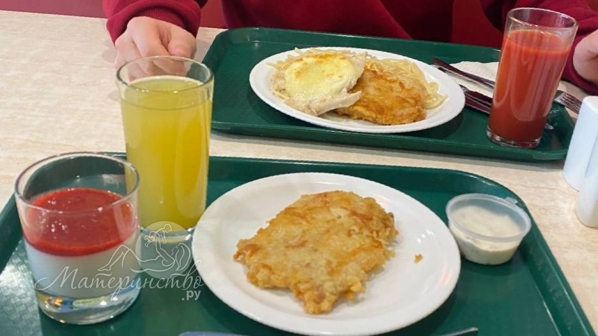 Диетологи назвали лучшее время для обеда: идеальный период для метаболизма
