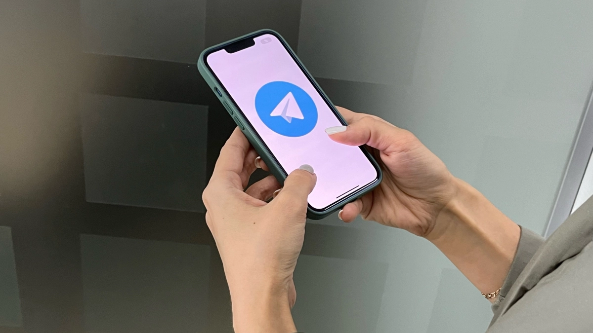 Нужно ли срочно удалять WhatsApp и Telegram: что на самом деле грозит пользователям