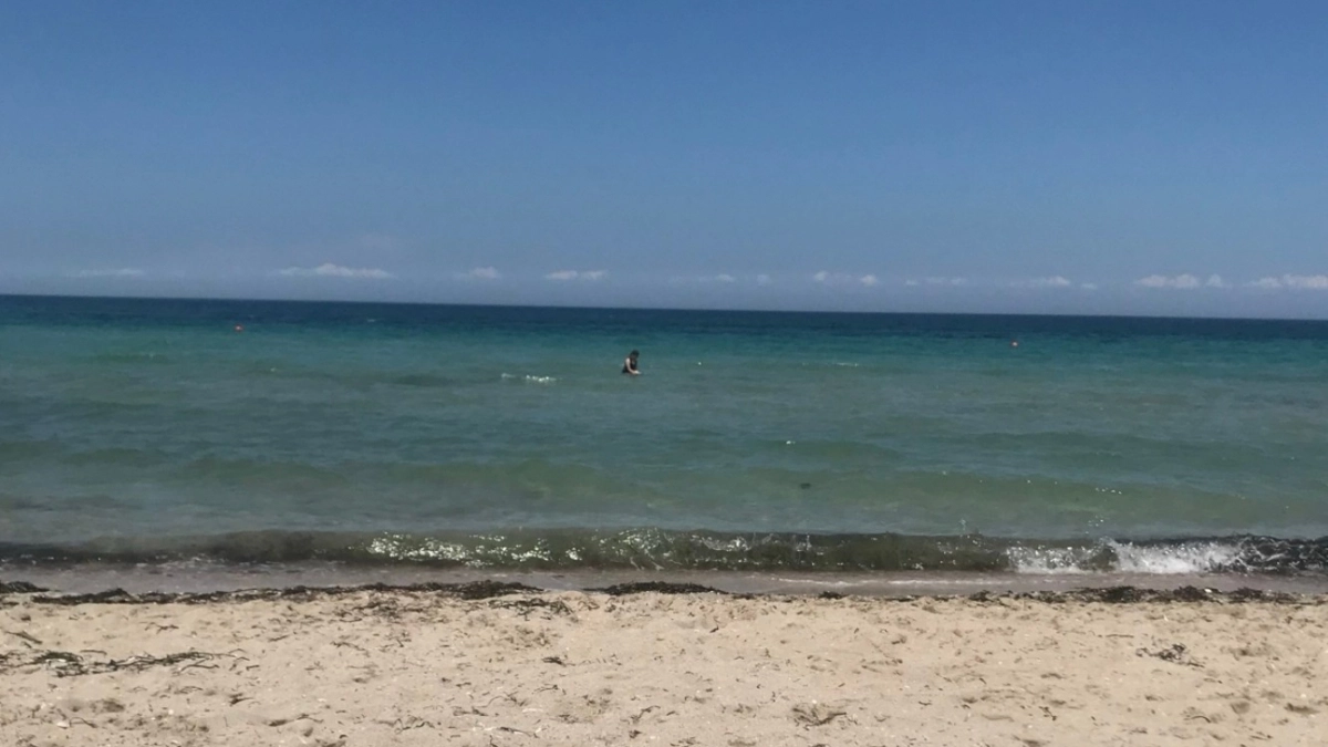 Туристы отказываются от Черного моря - нашли вариант получше: здесь чистые пляжи и горы - даже виза не нужна