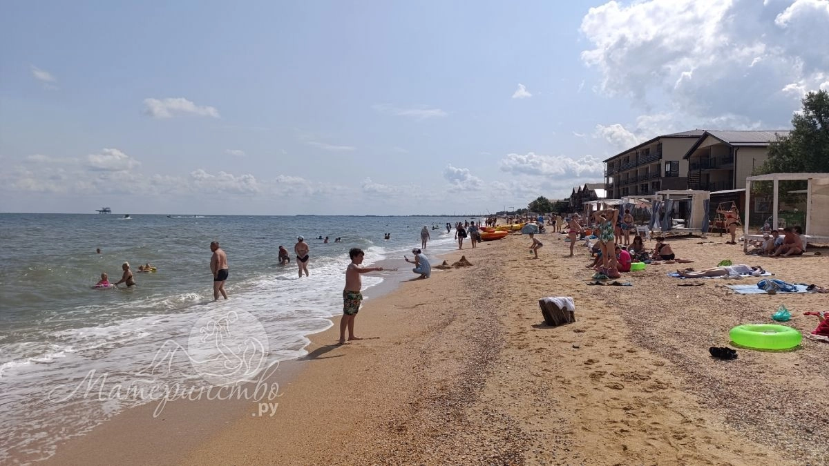 Куда поехать с детьми на летние каникулы, чтобы было тепло, недорого и без визы — рейтинг стран 