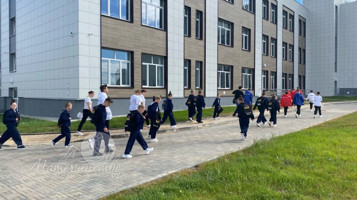 Школьники на Сахалине смонтировали с помощью ИИ фейк и обвинили учителя в педофилии