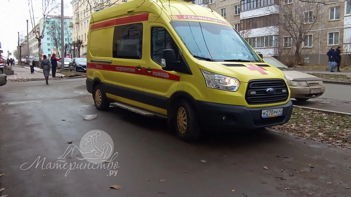 В Петрозаводске годовалый ребенок и его мать чуть не задохнулись ночью из-за газа в подъезде