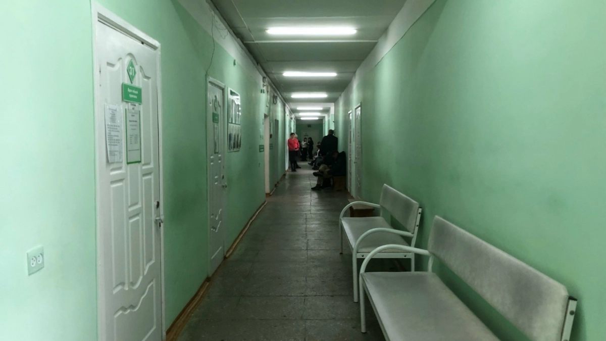 Близким детей до 8 лет предлагают дать право лежать в больнице вместе с ними