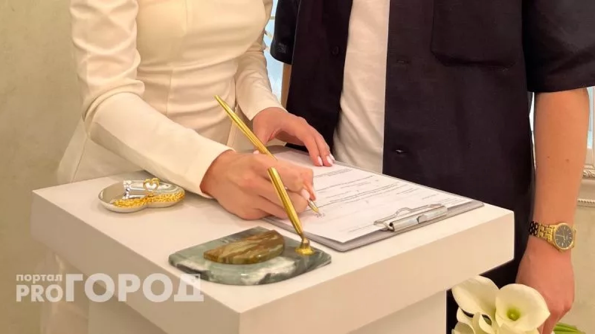 Священник объяснил, почему принято жениться на Красную горку