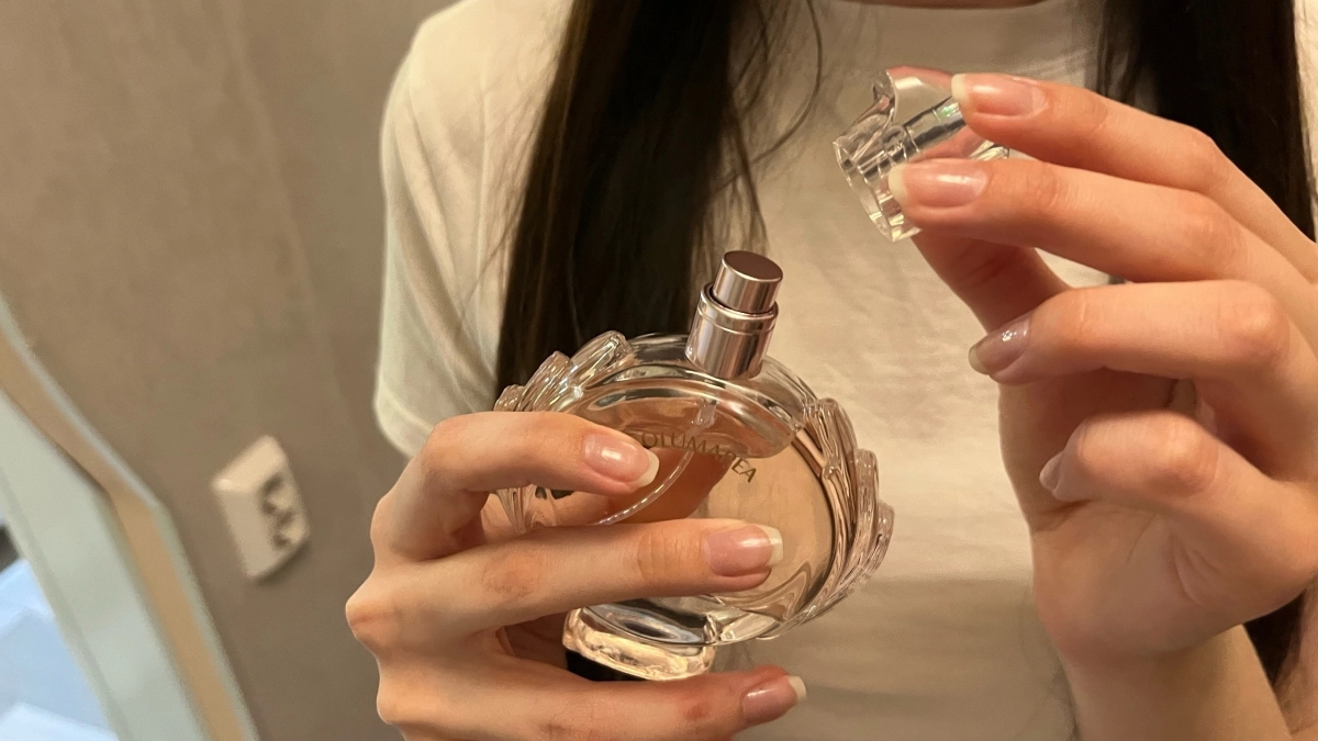 Научилась выбирать духи по нотам, а не по цене: нашла 3 бюджетных аромата на весну со сногсшибательным шлейфом 