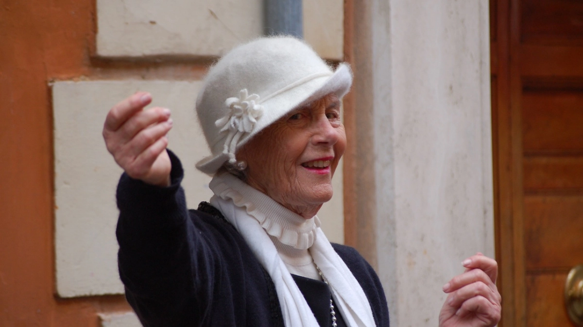 "Пятен старости" не будет ни в 50, ни в 60 лет: как избавиться от возрастной пигментации