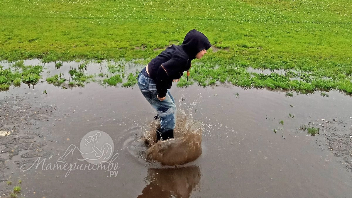 В Оренбурге ребёнок сломал руку в футболе: суд снизил компенсацию отцу с 400 тысяч до 20 тысяч