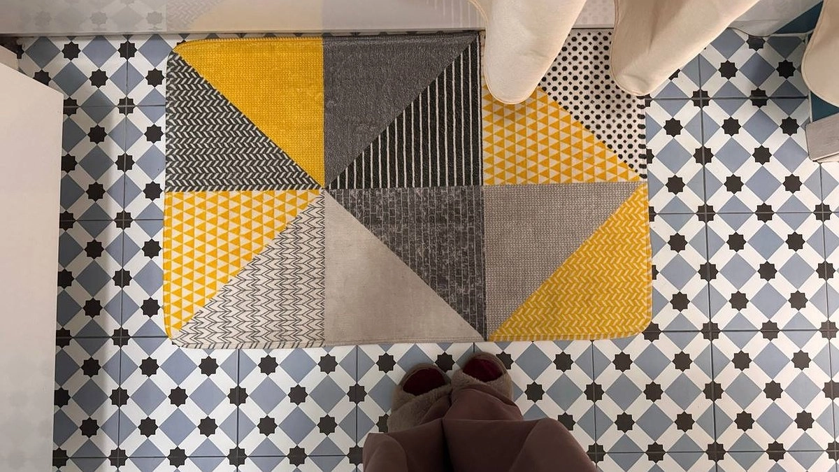 Тканевые коврики в ванной - прошлый век: тренд 2026 диктует 5 новых решений - питывают воду за 30 секунд