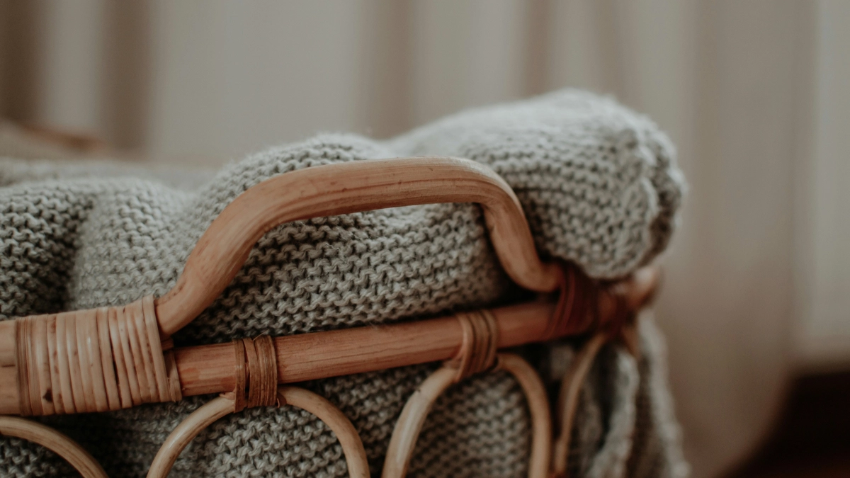 Больше не трачу деньги на кашпо: плету сама из ротанга — проще некуда