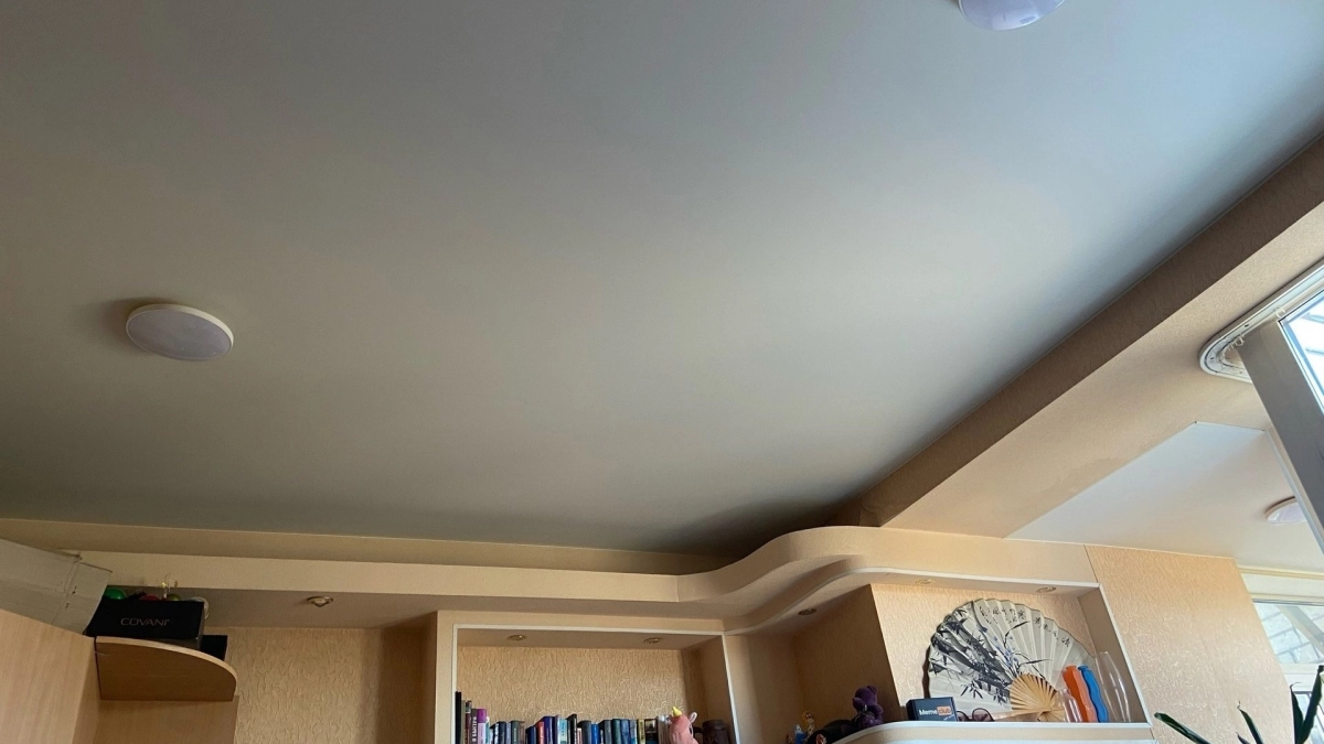 Потолки, от которых захватывает дух: натяжные ушли в прошлое — 4 варианта, которые делают интерьер дорогим