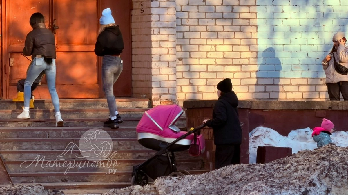 Можно ли получить новую семейную выплату, если в 2026 остался без работы: разбираем подробно