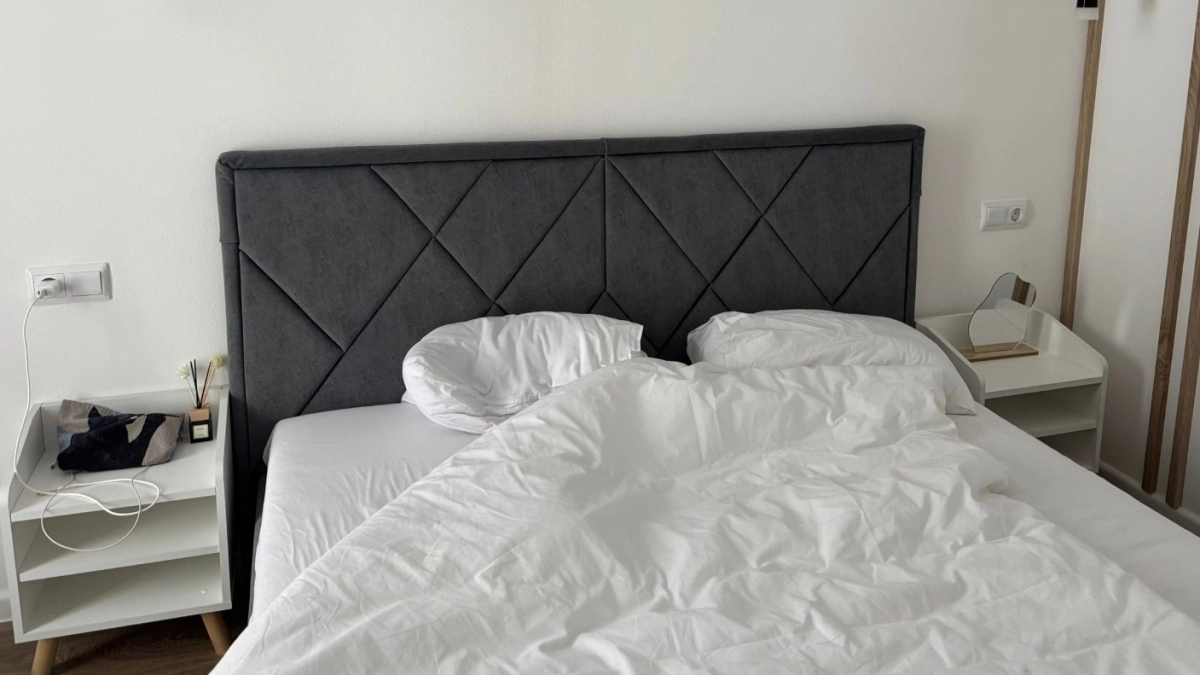 Забудьте о пожелтевших подушках раз и навсегда: узнала способ, как избавиться от надоевшей проблемы