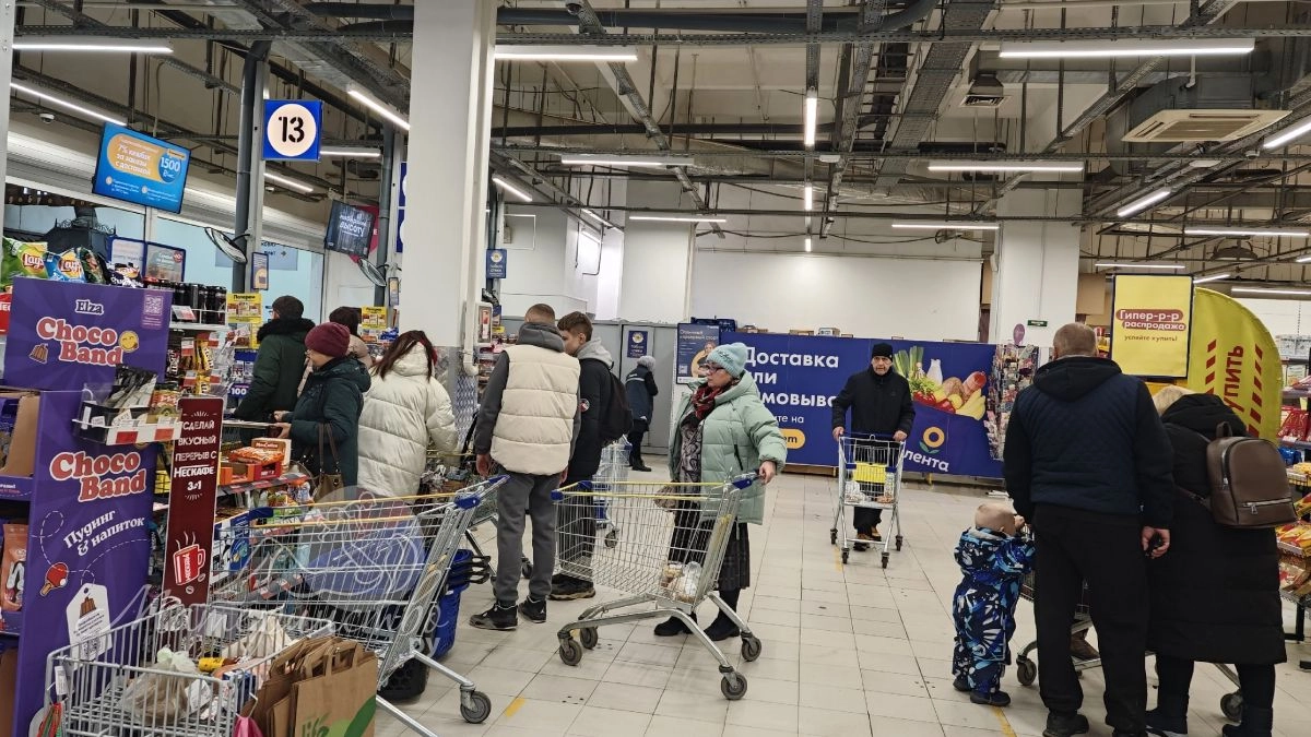 В Госдуме хотят запретить продажу детского шампанского подросткам