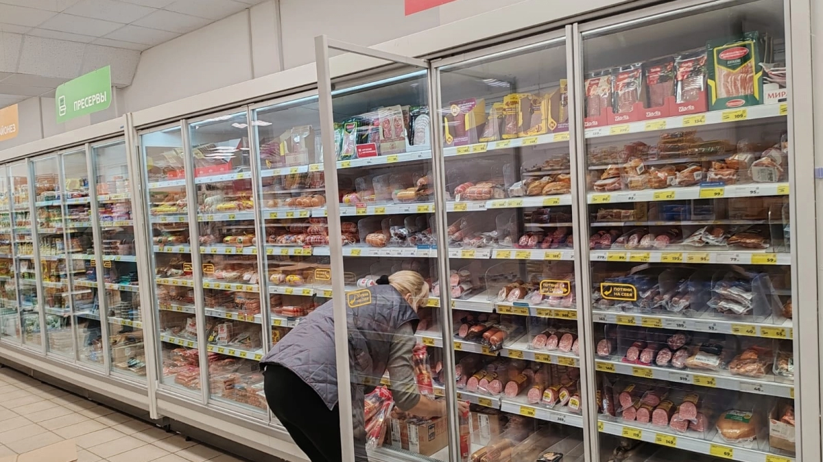 На 100% чистое мясо, никакой подделки: в Роскачестве назвали лучшую марку колбасы для салатов и окрошки