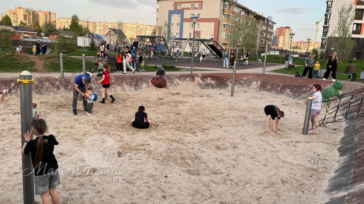 Семьи с двумя детьми смогут получить до 189 тысяч с 1 июня