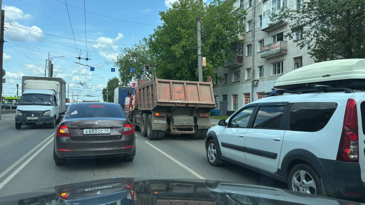 Теперь можно не включать ближний свет днем? Почему многие водители ездят сейчас с выключенными фарами