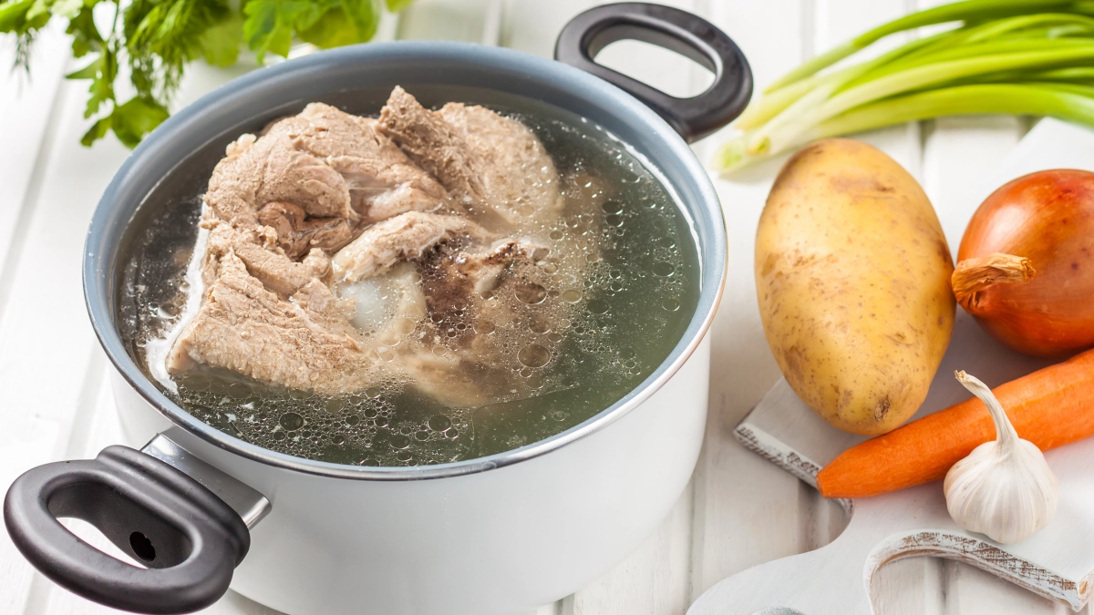 Кладем вареное мясо в бутылку — а наутро вкуснейшая колбаса готова: никакой химии и консервантов — идеально для бутербро
