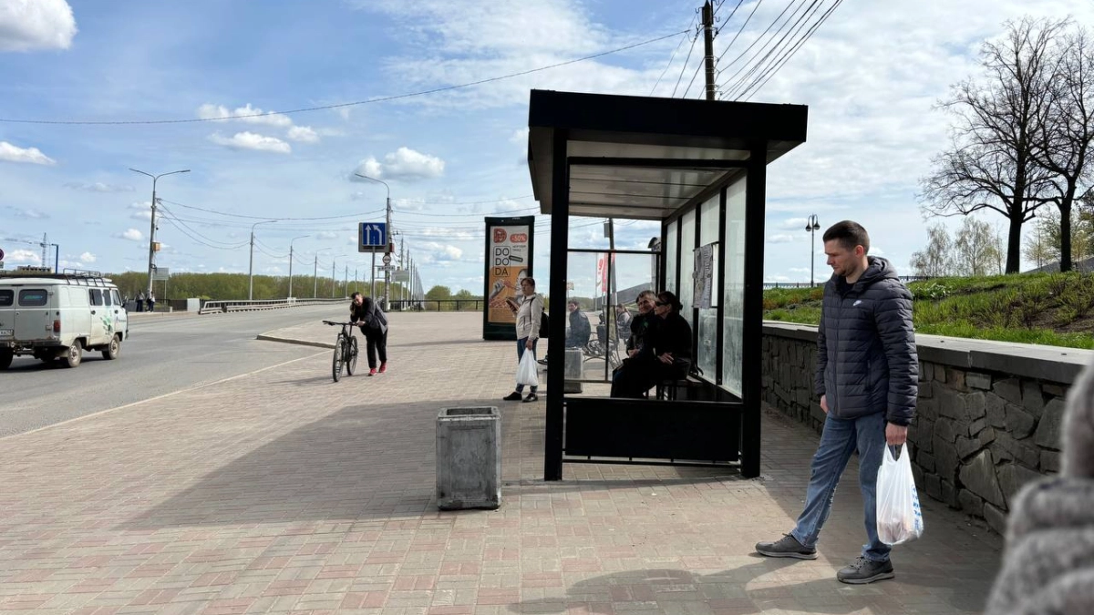 Водителям объяснили: можно ли высаживать пассажира на автобусной остановке 