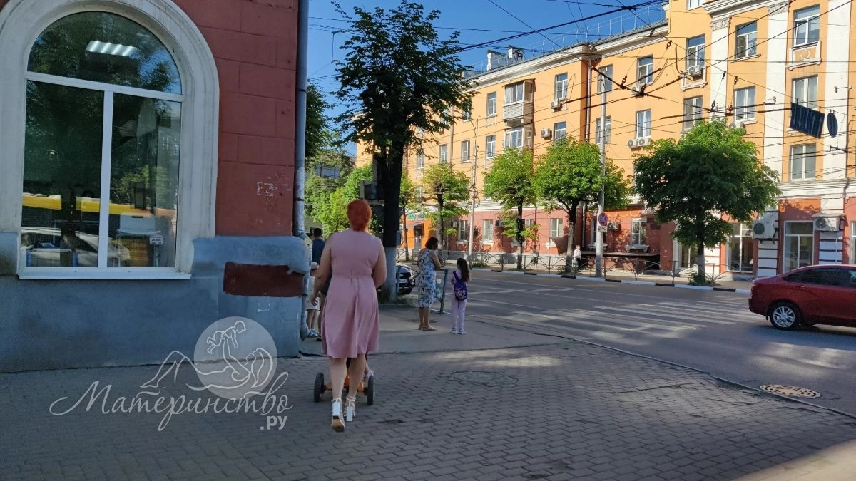 Мигрень прошла, грудь выросла, а нога не влезает в обувь: странные последствия родов, о которых молчат врачи