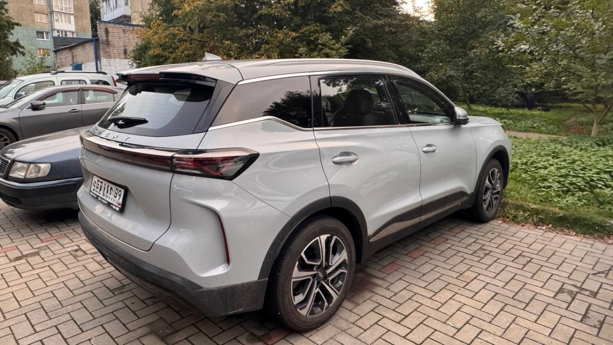 Chery, Geely или Haval? 5 китайских авто, которые пенсионеры покупают на вторичке и не жалеют: полный обзор 2026
