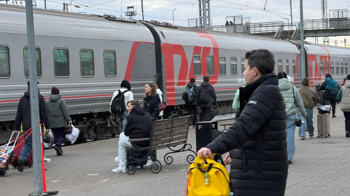 Россиянка выкупила купе целиком за 50 000 рублей: как повели себя попутчики — райское путешествие обернулось кошмаром