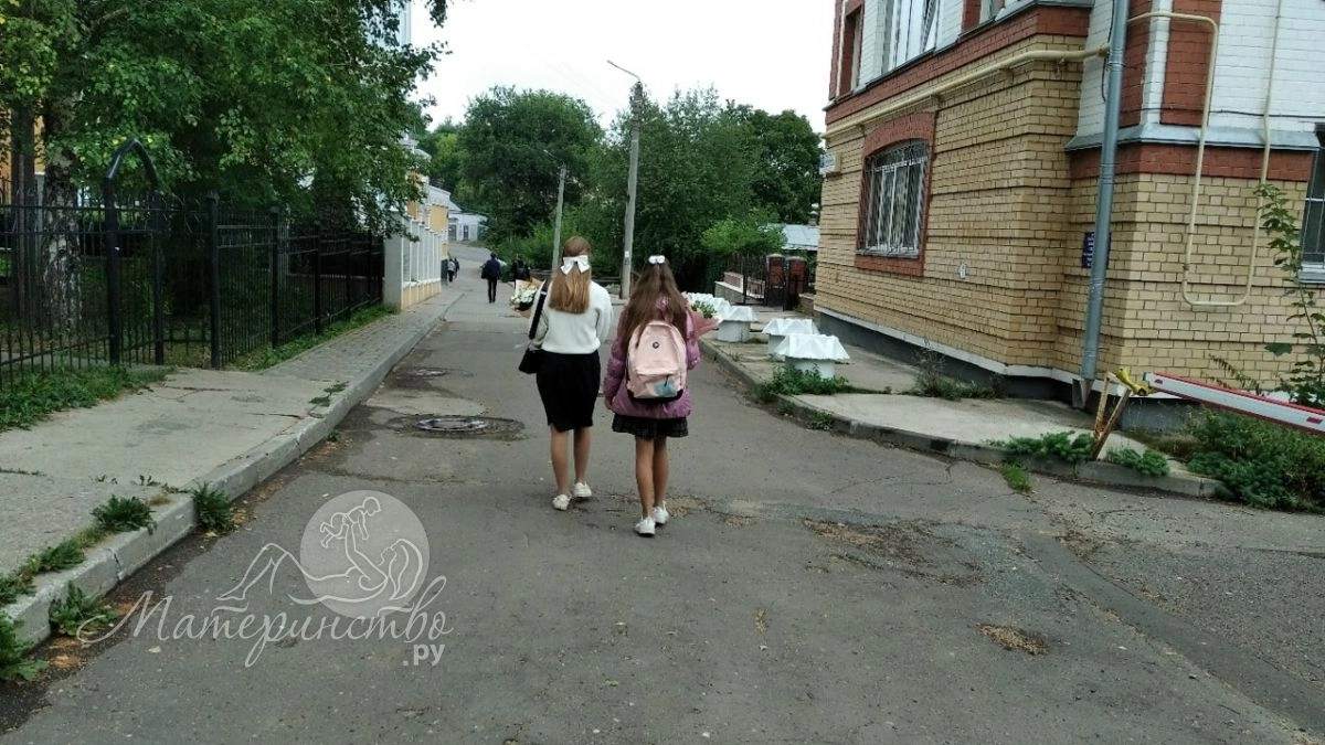 Из-за ЕГЭ по русскому и математике не выдают аттестат: что делать выпускникам
