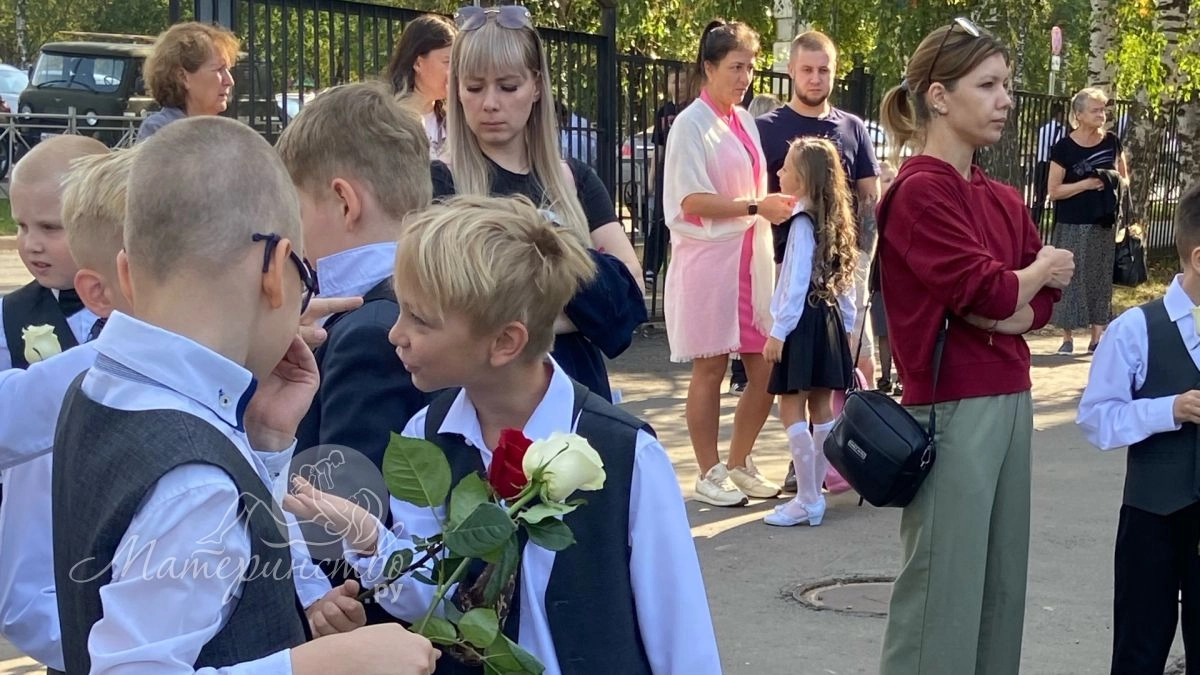 Собрать ребёнка в школу в 2026 году: сколько придётся выложить родителям и как не разориться