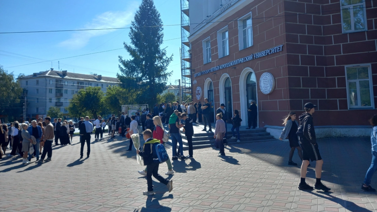Выпускники колледжей в 2026 году массово теряют год при поступлении в вуз: причина в новых правилах