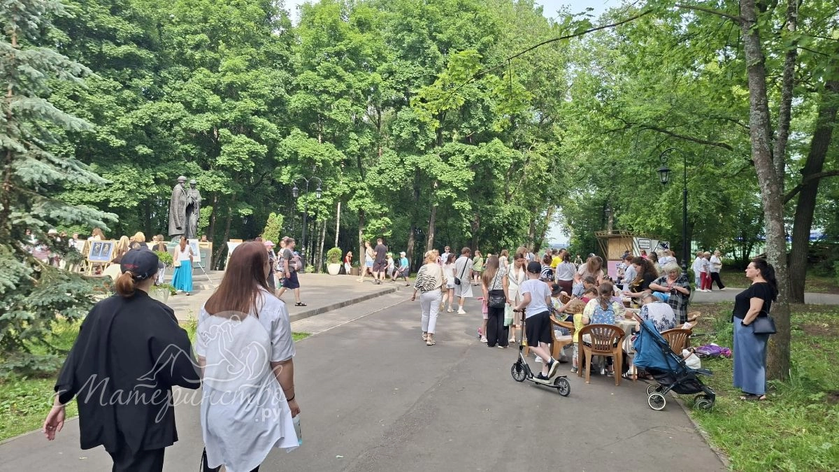 Мать платит алименты отцу: как это работает и почему ваша переписка с ребёнком может спасти права