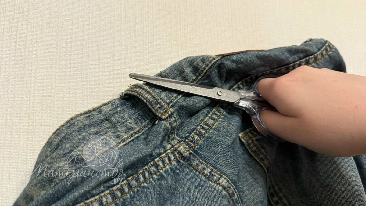 Не просто обрезать штанины: как сделать дизайнерские шорты из старых джинсов