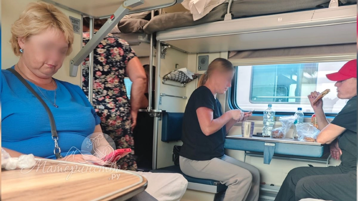 "Отель на колёсах" мчит в Карелию: новый поезд объединил Кижи, Рускеалу и Выборг