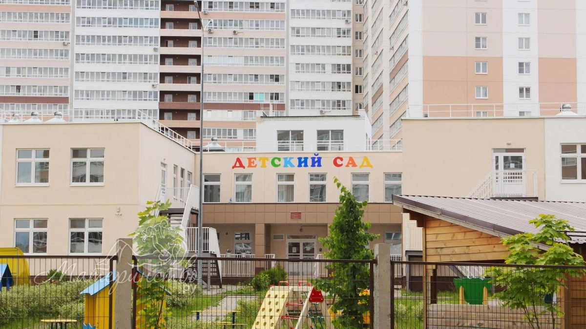 Воспитатель вздыхает и закатывает глаза: законно ли приходить за ребенком прямо перед закрытием сада