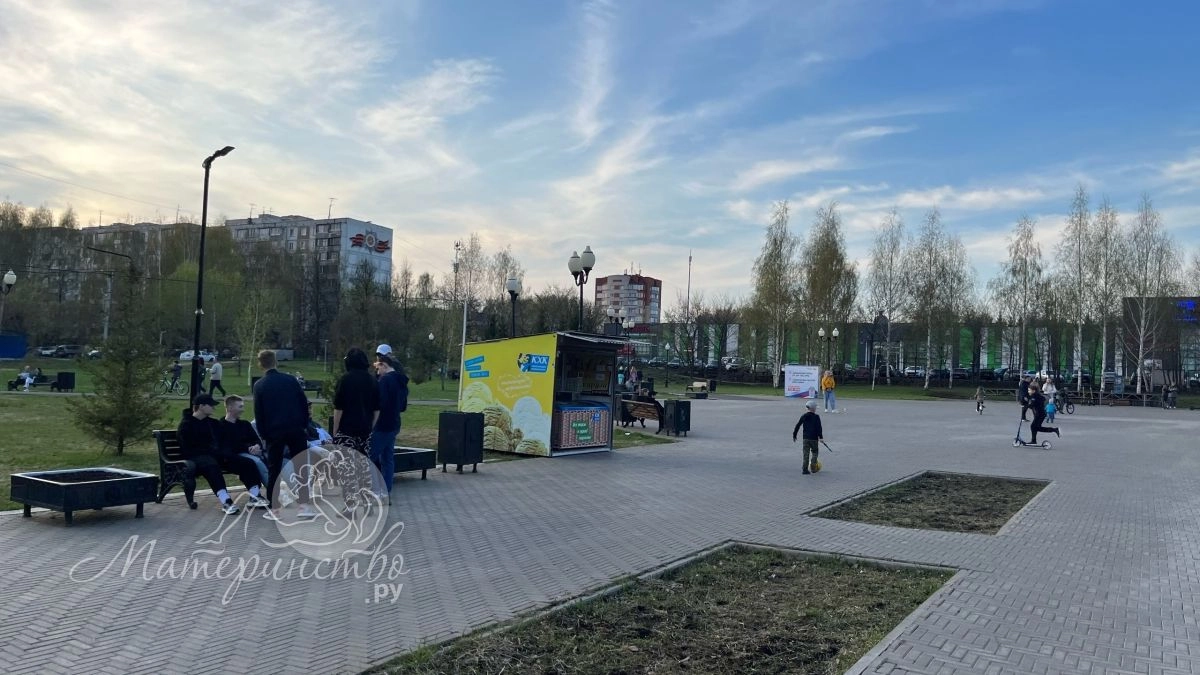Подросток требует блэкаут и черные стены: что делать родителям