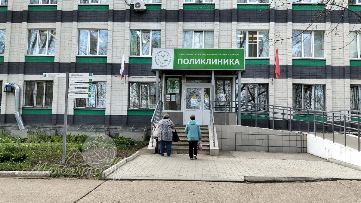 Мама и папа работают: может ли бабушка уйти на больничный с ребенком
