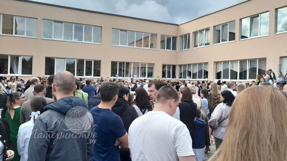 Какие условия должны быть в школьных классах: температура, освещение, парты, проветривание