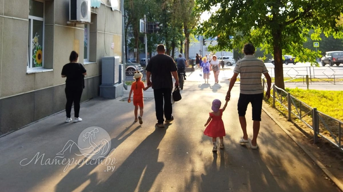 Небанальные подарки папе в День отца: не носки и не пенка для бритья