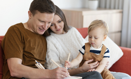 Родителям в России хотят платит госзарплату: что это за новая инициатива