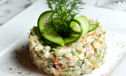 Оливье бывает полезным: готовим детский вариант знаменитого новогоднего салата