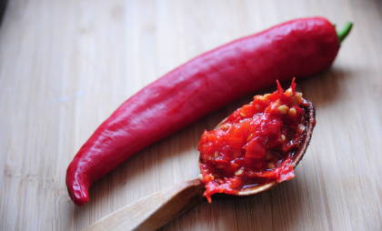 Очень хочется, но страшно: можно ли беременным острую пищу