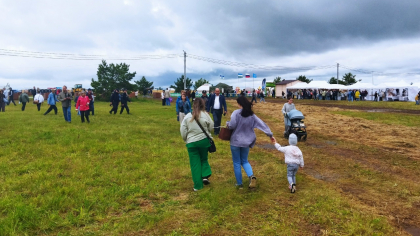 Многодетным мамам начислят пенсию за уход за детьми: сколько лет и баллов можно "заработать"